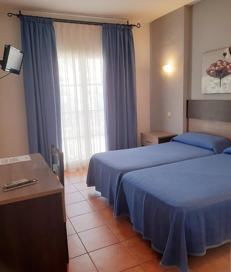 Hostal La Colonia Marbella Exterior photo