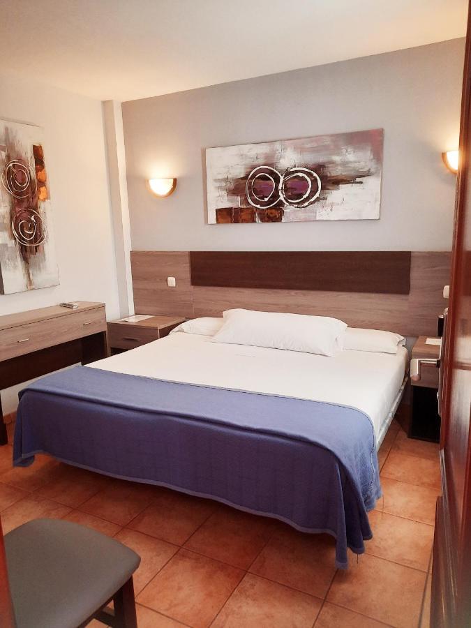 Hostal La Colonia Marbella Exterior photo